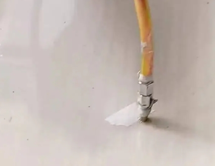 江北瓷砖空鼓维修公司专业解答在瓷砖铺贴过程中，如果使用的砂料过粗（如全部使用了粗砂），可能会导致以下问题